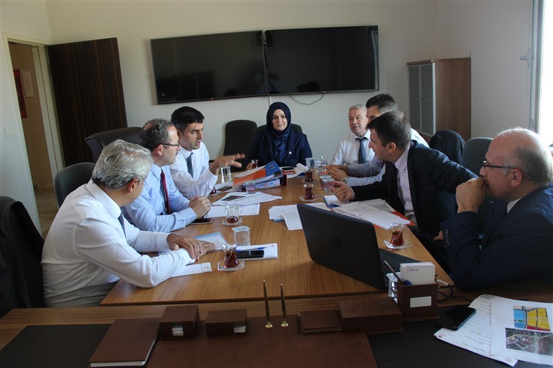 İzdes